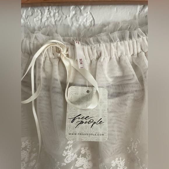 FREE PEOPLE Love You So Lace Tube Top - White - Medium - Picture 4 of 6